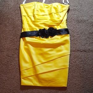 Sleeveless sunflower yellow bridesmaid dress